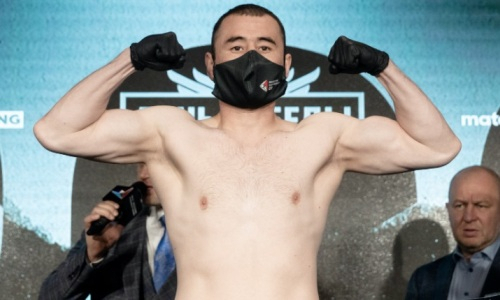 «Его угол капитулировал». Казахстанского боксера после нокаута назвали джорнименом