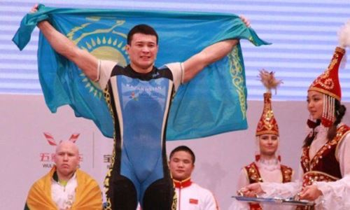 «Я намерен поделиться своей правдой». Лишенный медали ЧМ казахстанский тяжелоатлет ответил на обвинения в допинге