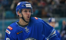 «Барыс» настигли в таблице КХЛ после яркой перестрелки с восемью шайбами. Видео