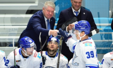 «Мы владели инициативой все три периода». Юрий Михайлис остался в восторге от триумфальной победы «Барыса» в матче КХЛ