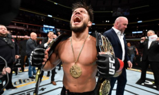 Бывший чемпион UFC, которого нанял Хабиб Нурмагомедов, признался, что курит траву каждый день