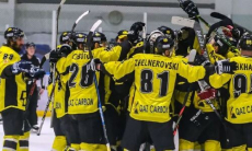 «Что-то может полыхнуть». Чемпиону Казахстана после прихода тренера из КХЛ прочат очередной скандал