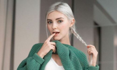 Известная порнозвезда призналась в любви принципиальному сопернику «Барыса» и готова поддержать его горячей фотосессией