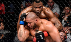 Видео полного боя Фрэнсис Нганну — Сирил Ган за титул чемпиона UFC