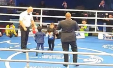 Абдурозик подрался с узбекистанцем Эрали на чемпионате Азии по боксу в Ташкенте. Видео