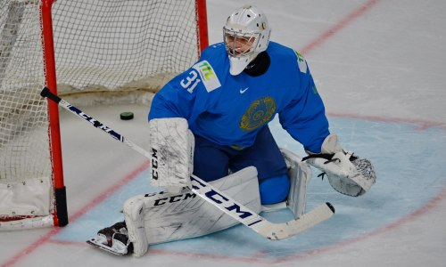 Голкипер сборной Казахстана одержал победу в дебютном матче в КХЛ за «Барыс»