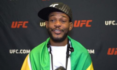 Соперник Шавката Рахмонова анонсировал их бой в UFC с двумя флагами. Фото