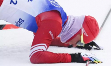 В Сеть попало видео трогательной встречи трехкратного чемпиона Олимпиады-2022 из России с женой