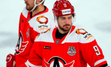 Гол хоккеиста сборной Казахстана не спас его клуб КХЛ от разгрома