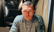 Александр Усик записал обращение к украинцам. Видео