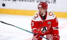 Клуб хоккеиста сборной Казахстана повторно проиграл одному из лидеров КХЛ