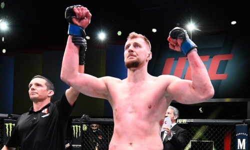 Бой российского файтера в UFC оказался под угрозой срыва из-за ситуации на Украине