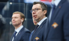 «Игра не совсем получалась». Наставник «Металлурга» прокомментировал победу над «Барысом» и выход во второй раунд плей-офф КХЛ