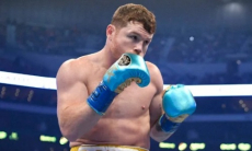 Непобежденный казахстанский боксер стал спарринг-партнером «Канело»
