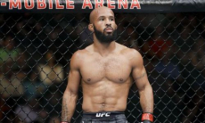 Экс-чемпион UFC назвал того, кто может побить его рекорд 