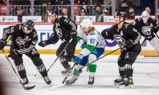 Клуб конференции «Барыса» обыграл «Трактор» в плей-офф КХЛ и повел в серии. Видео