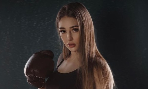 Самая привлекательная боксерша Казахстана сравнила зарплаты в любителях и профи