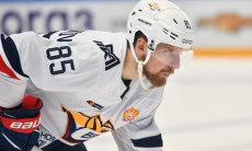 Наставник клуба КХЛ рассказал о состоянии хоккеиста сборной Казахстана после попадания шайбы в голову