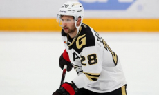 Форвард «Авангарда» оправдался за поражение неприятным эпизодом с хоккеистом сборной Казахстана