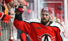 Один из главных конкурентов «Барыса» на Востоке КХЛ продлил контракт со своим лучшим снайпером