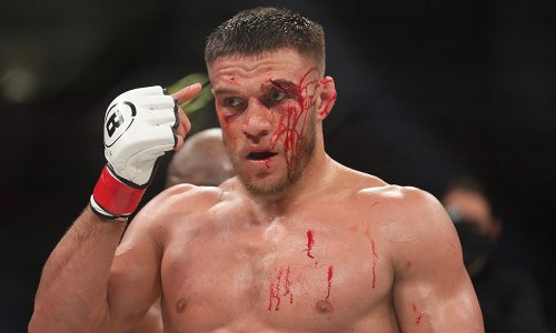 Чемпион Bellator объяснил отсутствие российского флага в его скандальном бою