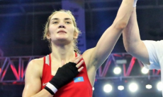Казахстан получил третью четвертьфиналистку ЧМ-2022 по боксу