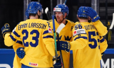 Претенденты на медали забросили восемь шайб на двоих в матче ЧМ-2022 по хоккею