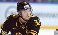 Результативный защитник стал одноклубником хоккеистов сборной Казахстана в КХЛ