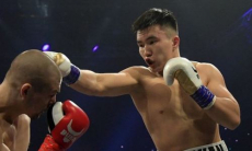 Чемпион WBC из Казахстана сменил тренера после победного боя