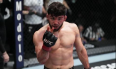Файтер UFC казахстанского менеджера узнал соперника и дату в главном событии турнира