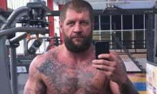 «Покажи всем уродам, на что ты способен». Александр Емельяненко неожиданно вызвал восторг у фанатов. Видео