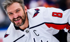 Экс-форвард «Барыса» и сборной Казахстана сыграл вместе с Александром Овечкиным