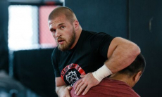 Резников «уступил» экс-бойцу UFC еще до поединка. Видео