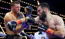 «Бетербиев — герой Канады!» У России отобрали чемпиона мира после громкой победы