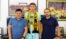«Кайрат» сообщил о контракте с футболистом сборной Казахстана