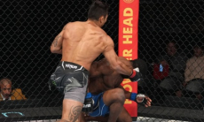 «Чемпиона» из UFC уронили лицом в канвас. Видео нокаута