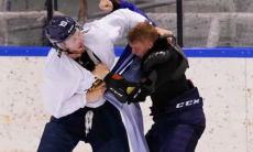 В клубе экс-наставника «Барыса» вспыхнула драка перед стартом сезона КХЛ. Видео