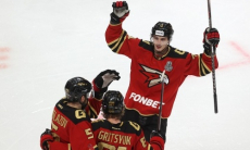 Хоккеисты сборной Казахстана выиграли турнир с клубом КХЛ. Видео