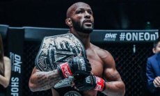 Легенда UFC после вызова казахстанца согласился на другой поединок