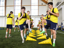 Опубликован фоторепортаж с тренировки молодежной сборной Казахстана в Астане