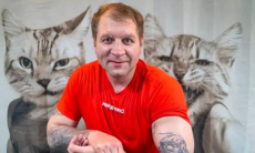 Александр Емельяненко оригинальным способом доказал свое преимущество в скорости. Видео