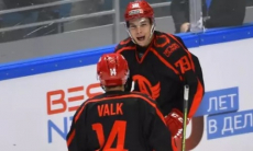 «Ничего себе!». Комментаторы КХЛ восхитились шайбой форварда сборной Казахстана. Видео