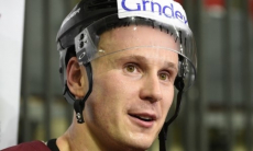 Экс-хоккеист «Барыса» завершил карьеру игрока и стал тренером