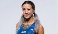 Мария Агапова вооружилась мечом перед боем с «Дикаркой» в UFC. Фото