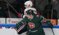 «Надо перебороть это». Форвард сборной Казахстана рассказал о тяжелом периоде в топ-клубе КХЛ