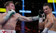 Российский боксер назвал справедливый счет третьего боя Головкин — «Канело»