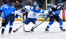 «Сначала ничего не понял!». Казахстанский хоккеист посмеялся над своей «игрой» за клуб НХЛ