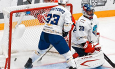 Появилось видео диалога Гудачека с шайбой прямо перед курьезным голом «Барысу»