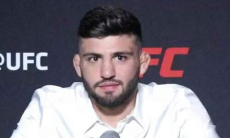 Боец из топ-10 UFC высказался о бывшем чемпионе промоушна перед поединком с казахским файтером