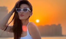 Сабина Алтынбекова в коротком топе записала пленительное видео на яхте